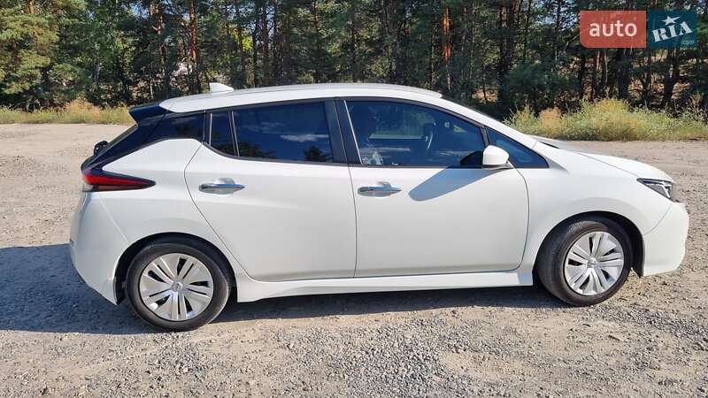 Хетчбек Nissan Leaf 2022 в Дніпрі