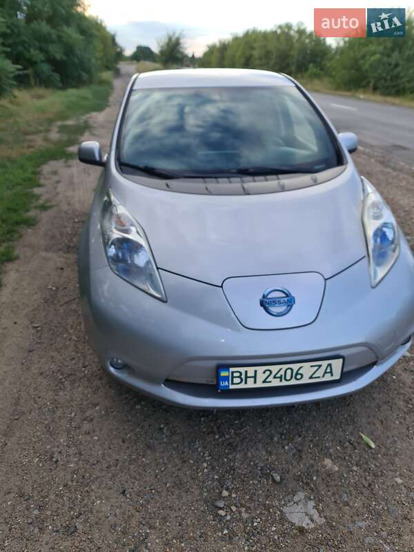 Хэтчбек Nissan Leaf 2013 в Одессе