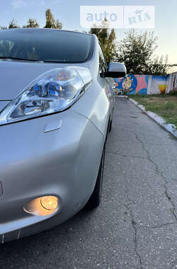 Хэтчбек Nissan Leaf 2012 в Кременчуге