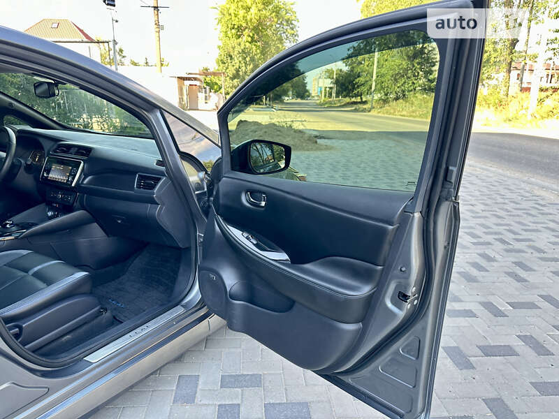 Хетчбек Nissan Leaf 2019 в Одесі