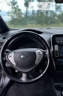 Хетчбек Nissan Leaf 2014 в Чернівцях