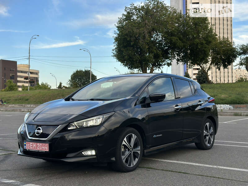 Хэтчбек Nissan Leaf 2019 в Киеве