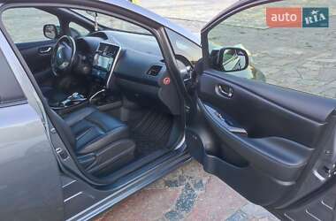 Хэтчбек Nissan Leaf 2015 в 