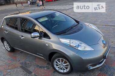 Хэтчбек Nissan Leaf 2015 в Кременчуге