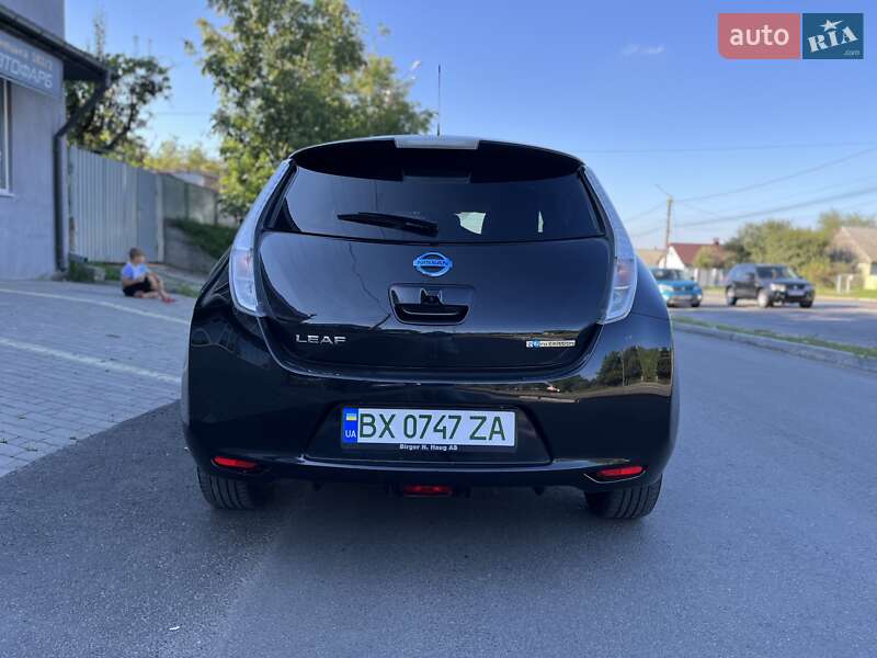 Хэтчбек Nissan Leaf 2016 в Хмельницком