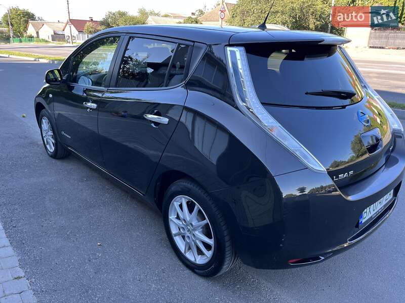 Хэтчбек Nissan Leaf 2016 в Хмельницком