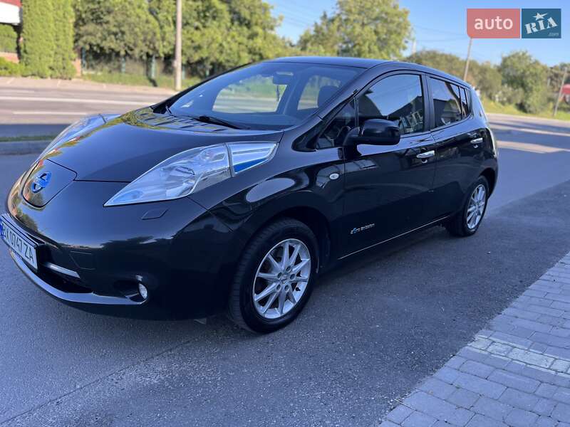 Хэтчбек Nissan Leaf 2016 в Хмельницком