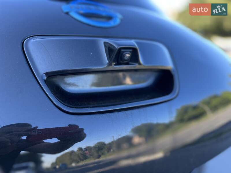 Хэтчбек Nissan Leaf 2016 в Хмельницком