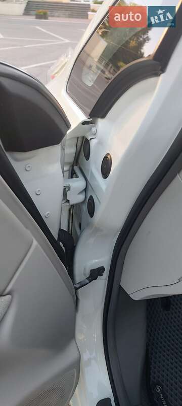 Хэтчбек Nissan Leaf 2012 в Черкассах