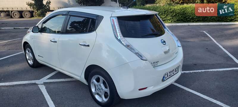 Хэтчбек Nissan Leaf 2012 в Черкассах