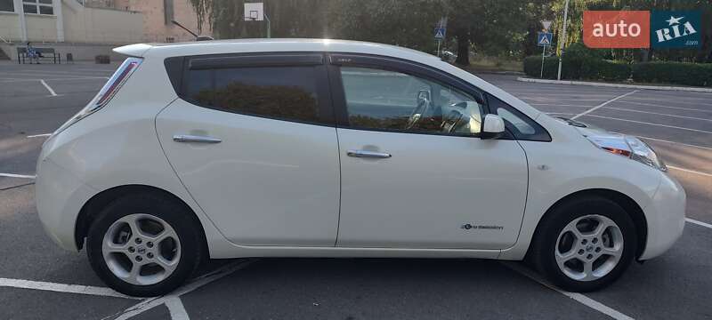 Хэтчбек Nissan Leaf 2012 в Черкассах