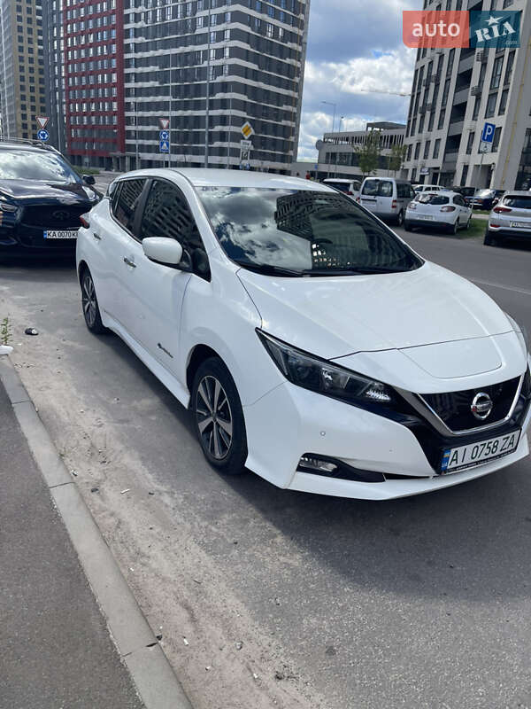 Хетчбек Nissan Leaf 2018 в Києві фото 2 Хетчбек Nissan Leaf 2018 в Києві