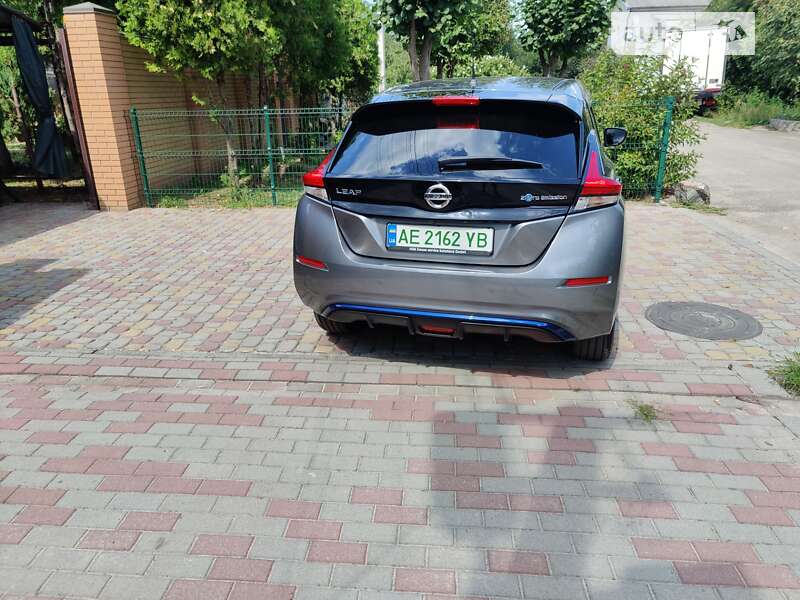 Хэтчбек Nissan Leaf 2019 в Днепре