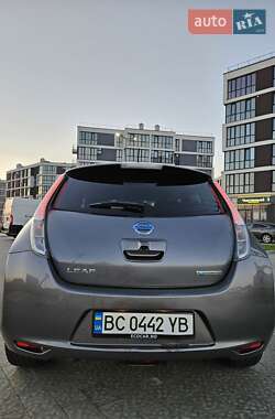 Хэтчбек Nissan Leaf 2014 в 