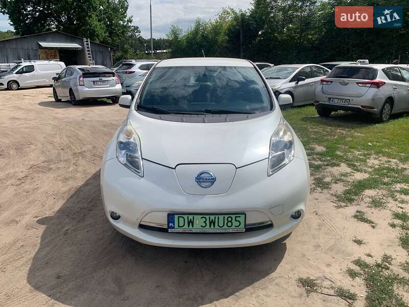 Хэтчбек Nissan Leaf 2013 в Львове