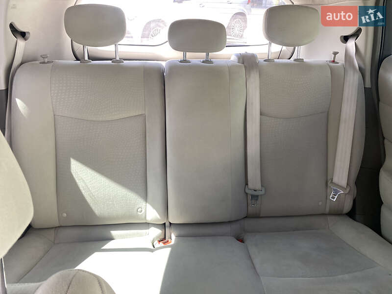 Хетчбек Nissan Leaf 2011 в Хмельницькому