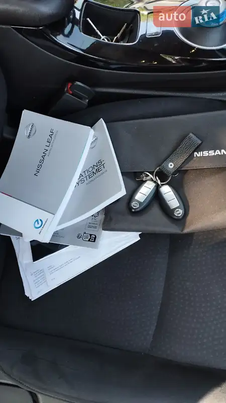 Хетчбек Nissan Leaf 2014 в Тальному документ 2 фото Хетчбек Nissan Leaf 2014 в Тальному документ