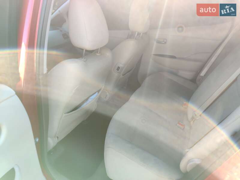 Хэтчбек Nissan Leaf 2012 в Белгороде-Днестровском