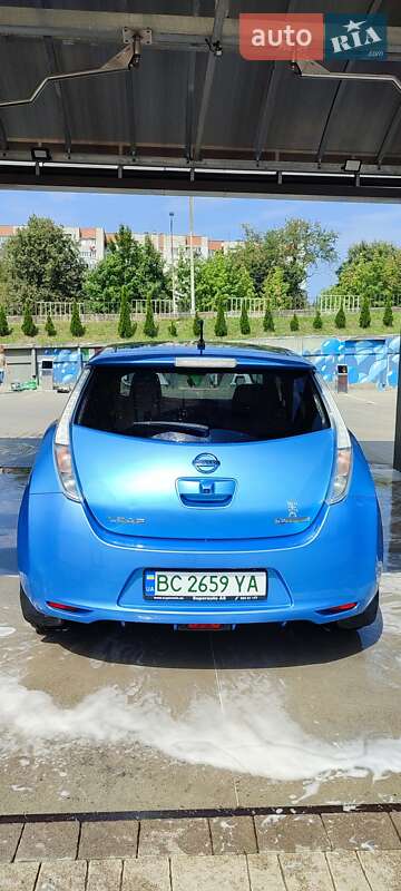 Хэтчбек Nissan Leaf 2012 в Дрогобыче