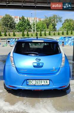 Хэтчбек Nissan Leaf 2012 в 