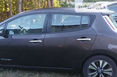 Хетчбек Nissan Leaf 2015 в Києві