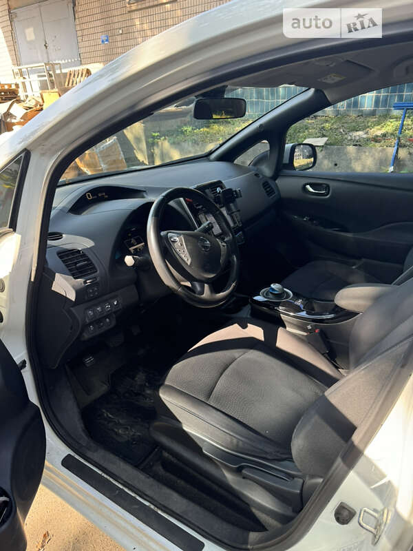 Хэтчбек Nissan Leaf 2013 в Киеве фото 14 Хэтчбек Nissan Leaf 2013 в Киеве