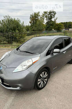 Хетчбек Nissan Leaf 2016 в Дніпрі