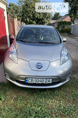 Хетчбек Nissan Leaf 2015 в Чернігові