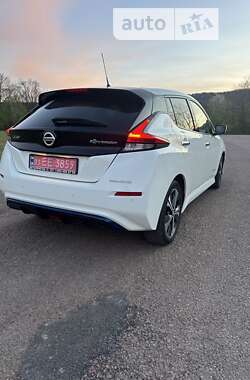 Хетчбек Nissan Leaf 2019 в Долині