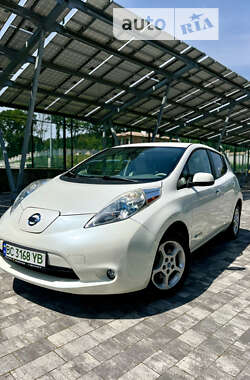 Хэтчбек Nissan Leaf 2013 в Львове