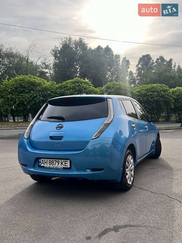 Хэтчбек Nissan Leaf 2013 в Днепре