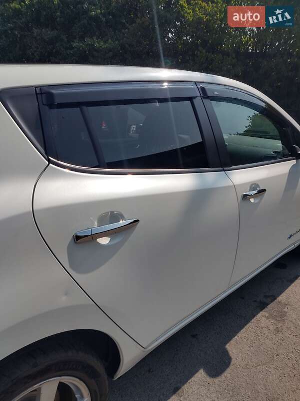 Хетчбек Nissan Leaf 2014 в Вінниці