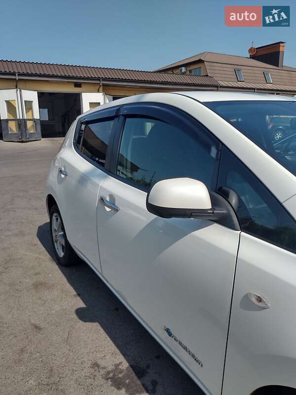 Хетчбек Nissan Leaf 2014 в Вінниці