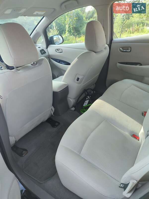 Хетчбек Nissan Leaf 2012 в Житомирі