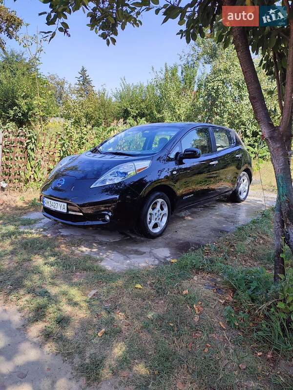 Хетчбек Nissan Leaf 2012 в Житомирі