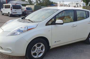 Хетчбек Nissan Leaf 2011 в Лубнах