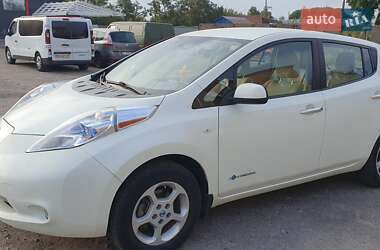 Хэтчбек Nissan Leaf 2011 в Лубнах