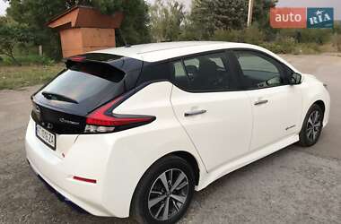 Хэтчбек Nissan Leaf 2019 в 