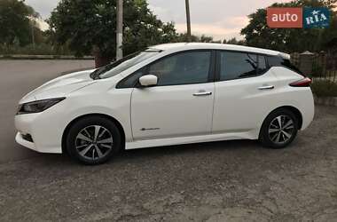 Хэтчбек Nissan Leaf 2019 в 