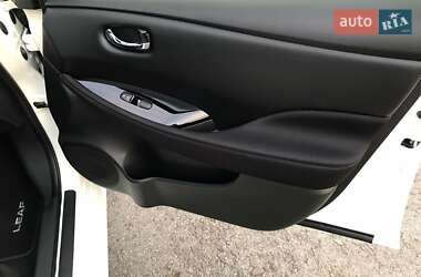 Хэтчбек Nissan Leaf 2019 в 