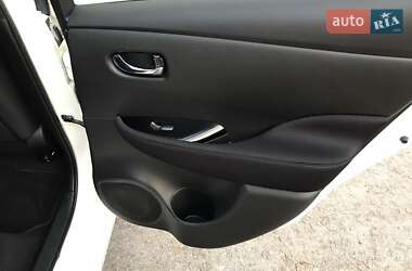 Хэтчбек Nissan Leaf 2019 в 