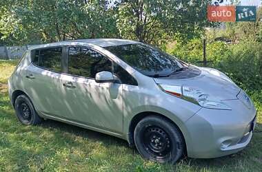 Хетчбек Nissan Leaf 2014 в Чернівцях