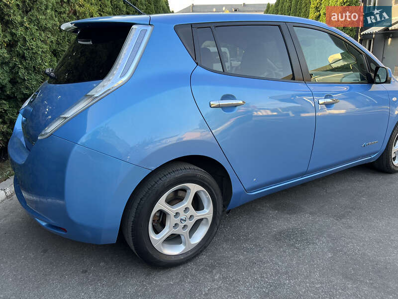 Хэтчбек Nissan Leaf 2011 в Тернополе