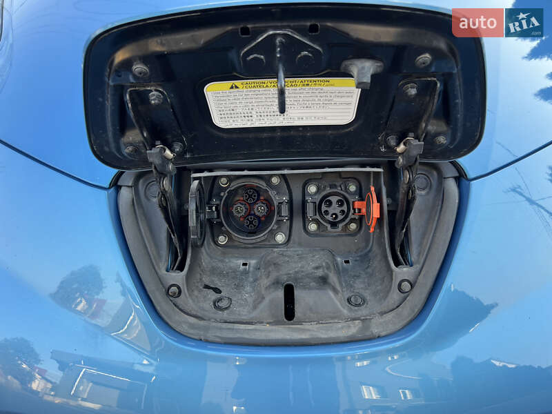 Хэтчбек Nissan Leaf 2011 в Тернополе