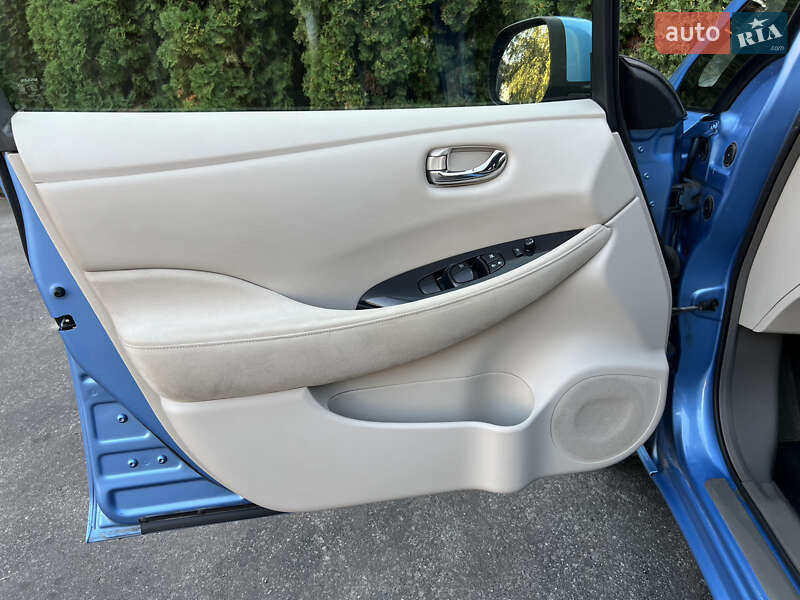 Хэтчбек Nissan Leaf 2011 в Тернополе
