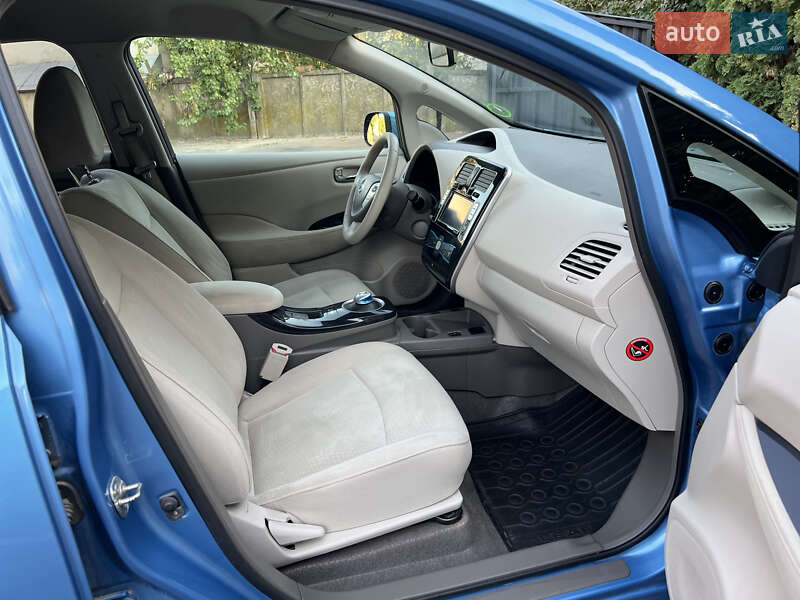 Хэтчбек Nissan Leaf 2011 в Тернополе