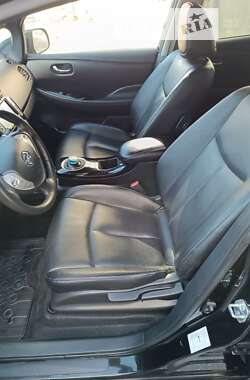 Хэтчбек Nissan Leaf 2015 в 