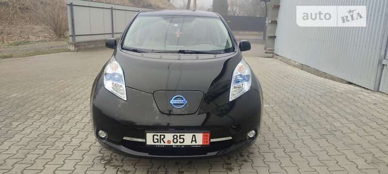 Хетчбек Nissan Leaf 2012 в Косові