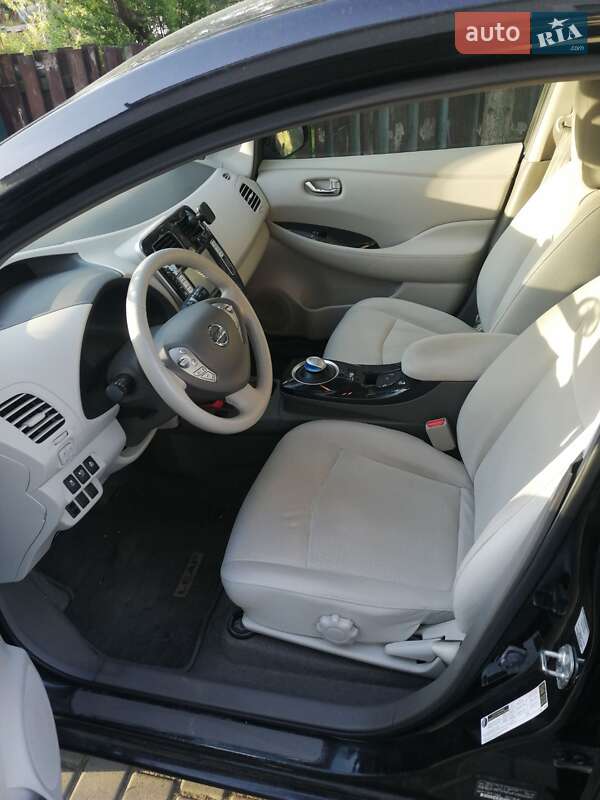 Хэтчбек Nissan Leaf 2012 в Львове