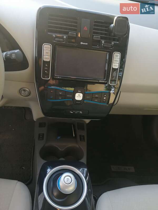 Хэтчбек Nissan Leaf 2012 в Львове